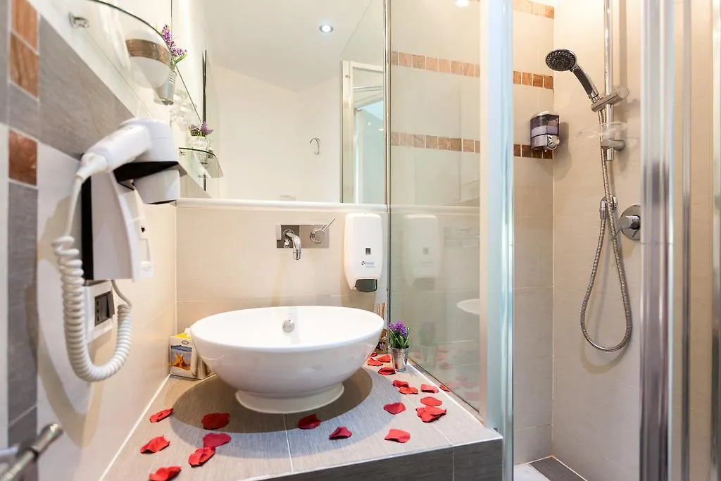 Bed & Breakfast Relais 155 Guest House Rome